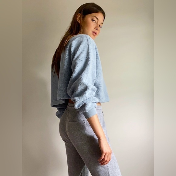 ARITZIA Sunday best Lupa Sweater in Serene Blue medium - Picture 6 of 13